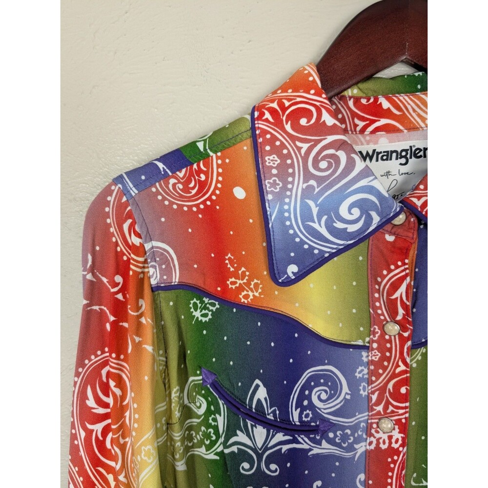 Wrangler X Lainey Wilson Rainbow Bandana Western Snap Shirt - Picture 7 of 14